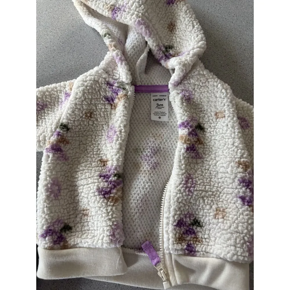 Carter's Never Been Worn Outfit Size 3 Months